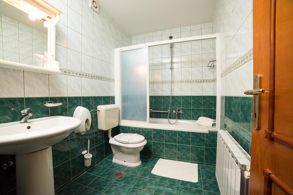 Hotel Lagus Gornji Kneginec Buitenkant foto